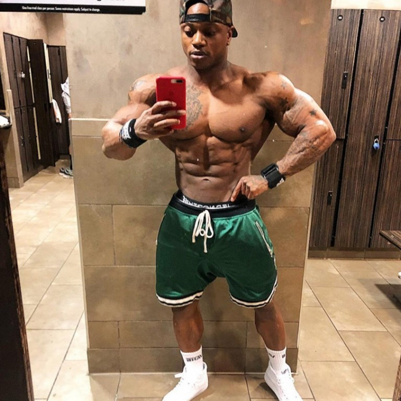 Mens Gym Fitness Shorts Bodybuilding Run Jogging Workout Male 2019 New Knee Length Summer Cool Breathable Mesh Short Sweatpants