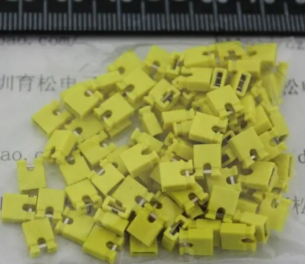 

100pcs/lot Short block jumper cap yellow short block 2.54 connecting block 100 electronics Connector
