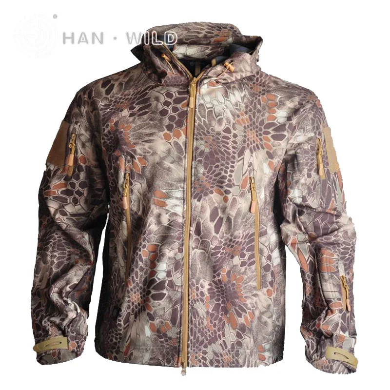 Тактическая куртка из мягкой кожи акулы, уличная камуфляжная охотничья одежда, сохраняющая тепло, зимнее пальто с капюшоном для походов и кемпинга - Цвет: Desert Python