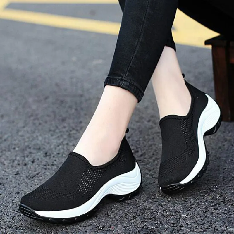 

2019 Women Sneakers Fashion Socks vulcanize Shoes slip on air mesh breathable Casual Woman footwears Trainers Tenis Feminino