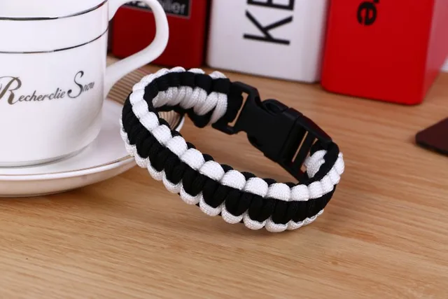 Męska nowa survivalowa bransoletka z linki spadochronowej dla mężczyzn Outdoor Camping piesze wycieczki klamra nadgarstek kobiety liny bransoletka biżuteria męska tanie i dobre opinie Chain link bransoletki Unisex Brak CN (pochodzenie) moda TRENDY ribbon Łańcuszek typu kord Bracelets Zgodna ze wszystkimi Męska nowa survivalowa bransoletka z linki spadochronowej dla mężczyzn Outdoor Camping piesze wycieczki klamra nadgarstek kobiety liny bransoletka biżuteria męska tanie i dobre opinie Chain link bransoletki Unisex Brak CN (pochodzenie) moda TRENDY ribbon Łańcuszek typu kord Bracelets Zgodna ze wszystkimi