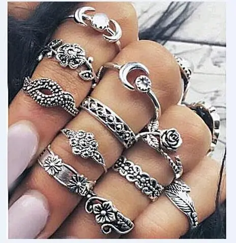 

2017 Retro Rose Leaves 11 Piece Set Carved Totem Ring Punk Rings for Women Metal Material Men Ring Men,party Jewelry Accessories