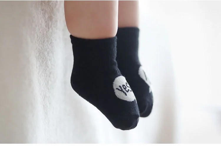 Весенние носки для малышей с героями мультфильмов мягкие хлопковые носки для новорожденных мальчиков и девочек, белые носки для малышей от 0 до 4 лет, 1 пара