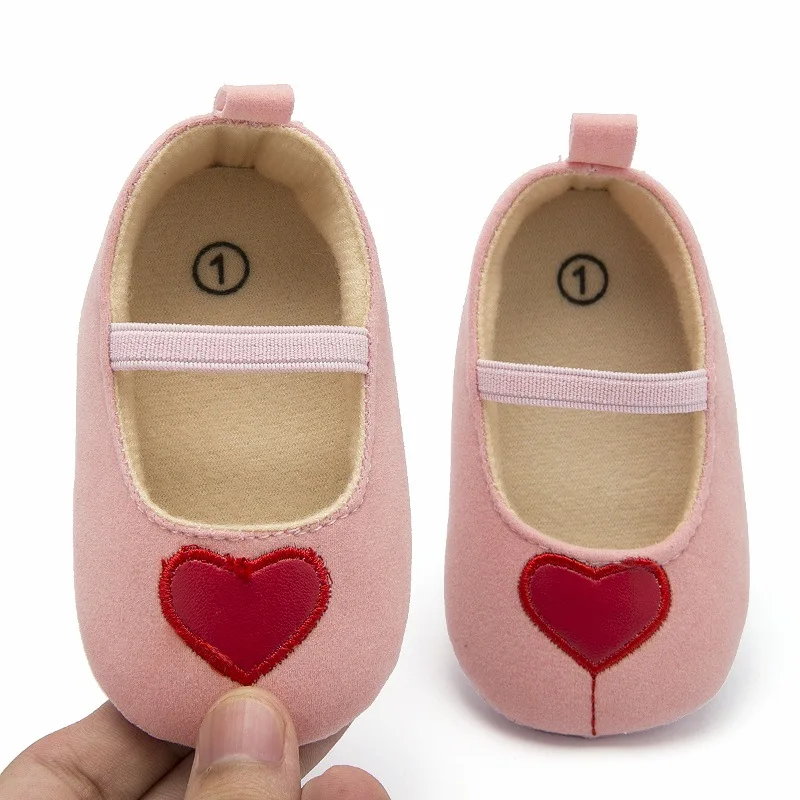 

Fashion Toddler Baby Girl Soft Dot Princess Shoes Bandage Infant First Walker Prewalker New Born Baby Barefoot Shoes With heart