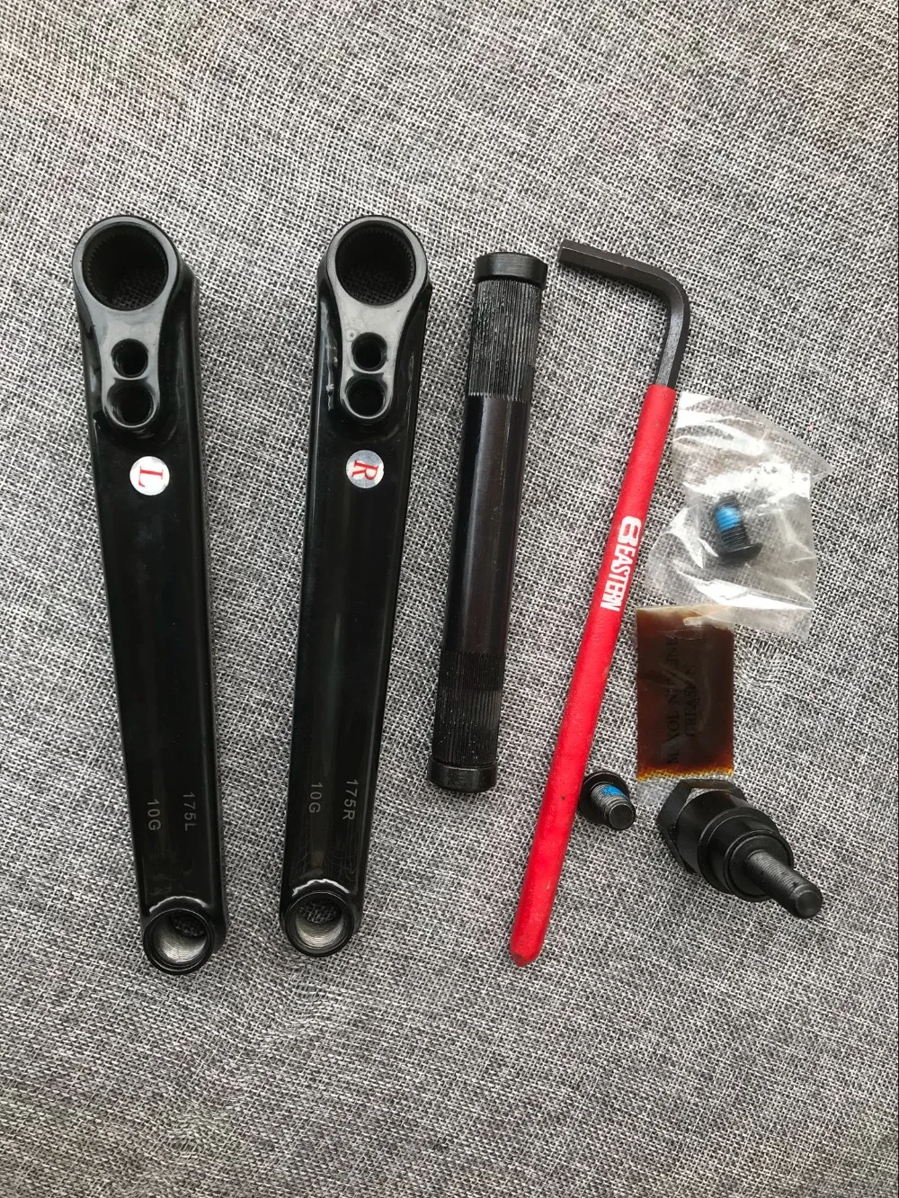 

EASTERN BMX crank 19mm 48 Splines 175mm RHD/LHD compatible FGFS made in Taiwan heat-treated