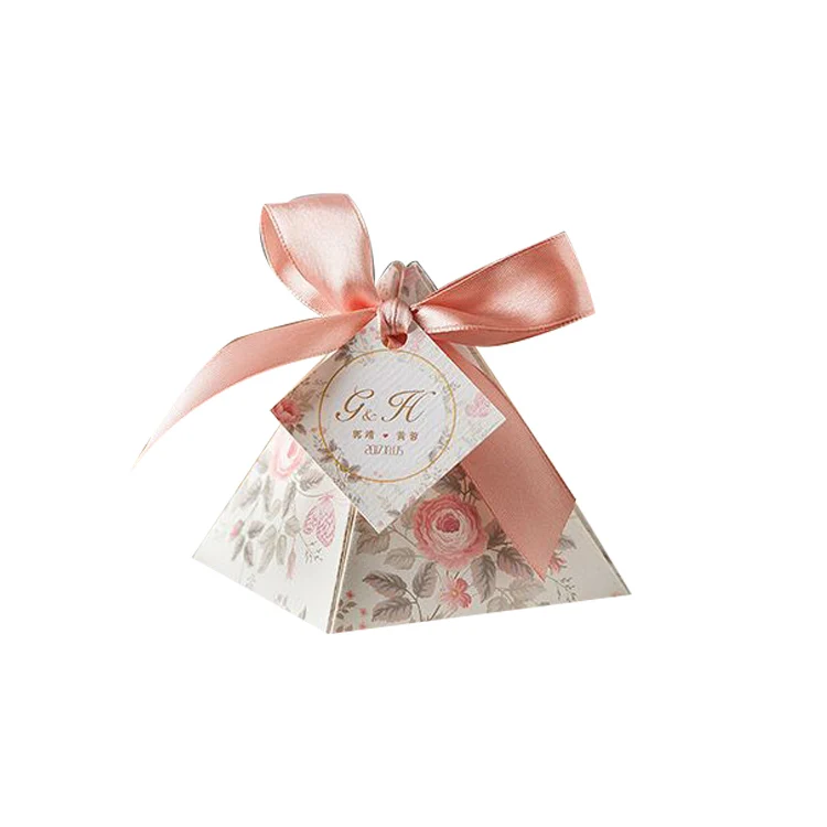 50 шт креативные цветочные печатные треугольная пирамида Свадебные сувениры конфеты коробки прием гостей в доме невесты Подарочная коробка с лентами и бирками