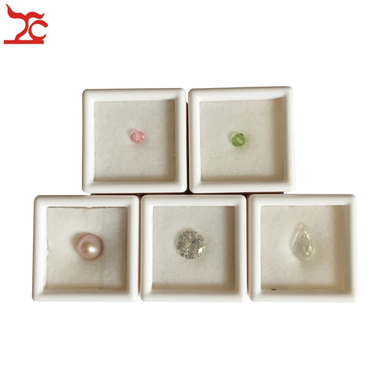 80Pcs Plastic Square Loose Diamond Display Package Box White Gem Case Black Memory Foam Pad Beads Pendant Box Showcase 3*3*2cm Jewelry Packaging