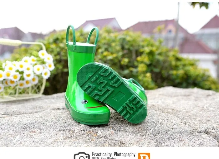 New 2015 Children Rain Boots Cartoon Kids Rubber Boots Bee  Frog  Beatles Girls Shoes Flat Rainboots Bota Baby Kids Shoes free shipping (12)