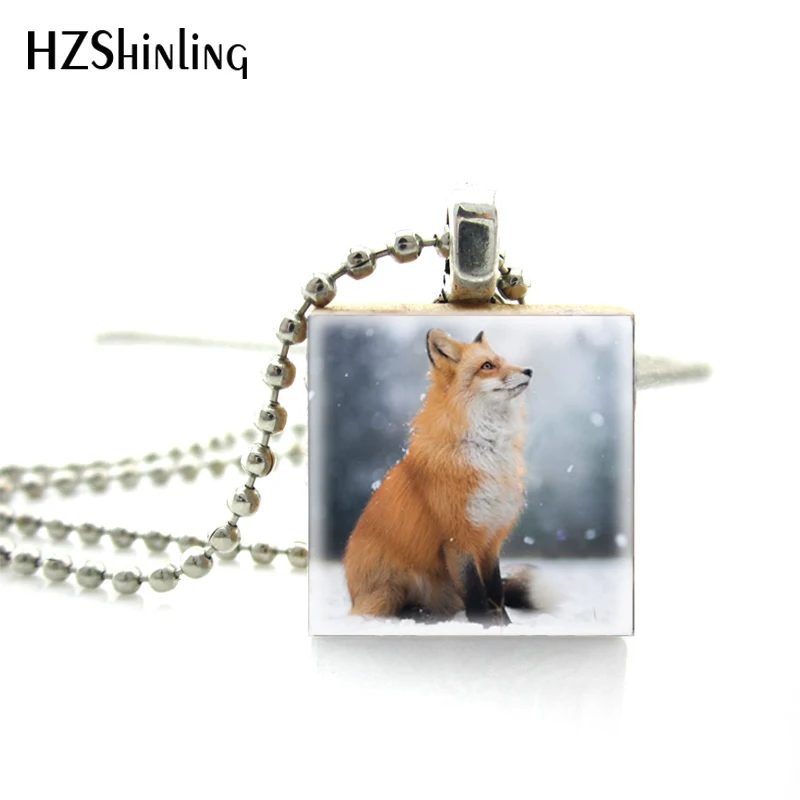 

New Arrival Vintage Fashion Scrabble Tiles Jewelry Fashion Fox Sitting in the Snow Photos Wooden Tiles Ball Chain Necklace
