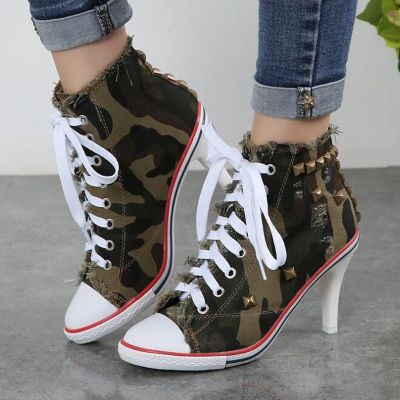 heeled canvas boots