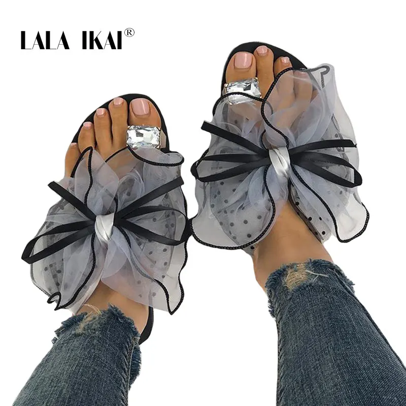 Grey LALA IKAI/женские шлепанцы; сезон лето; Уличная обувь с бантом-бабочкой; узор в горошек; сетчатые пляжные женские шлепанцы; модная обувь на плоской подошве; 014A3726-4 - Цвет: Grey