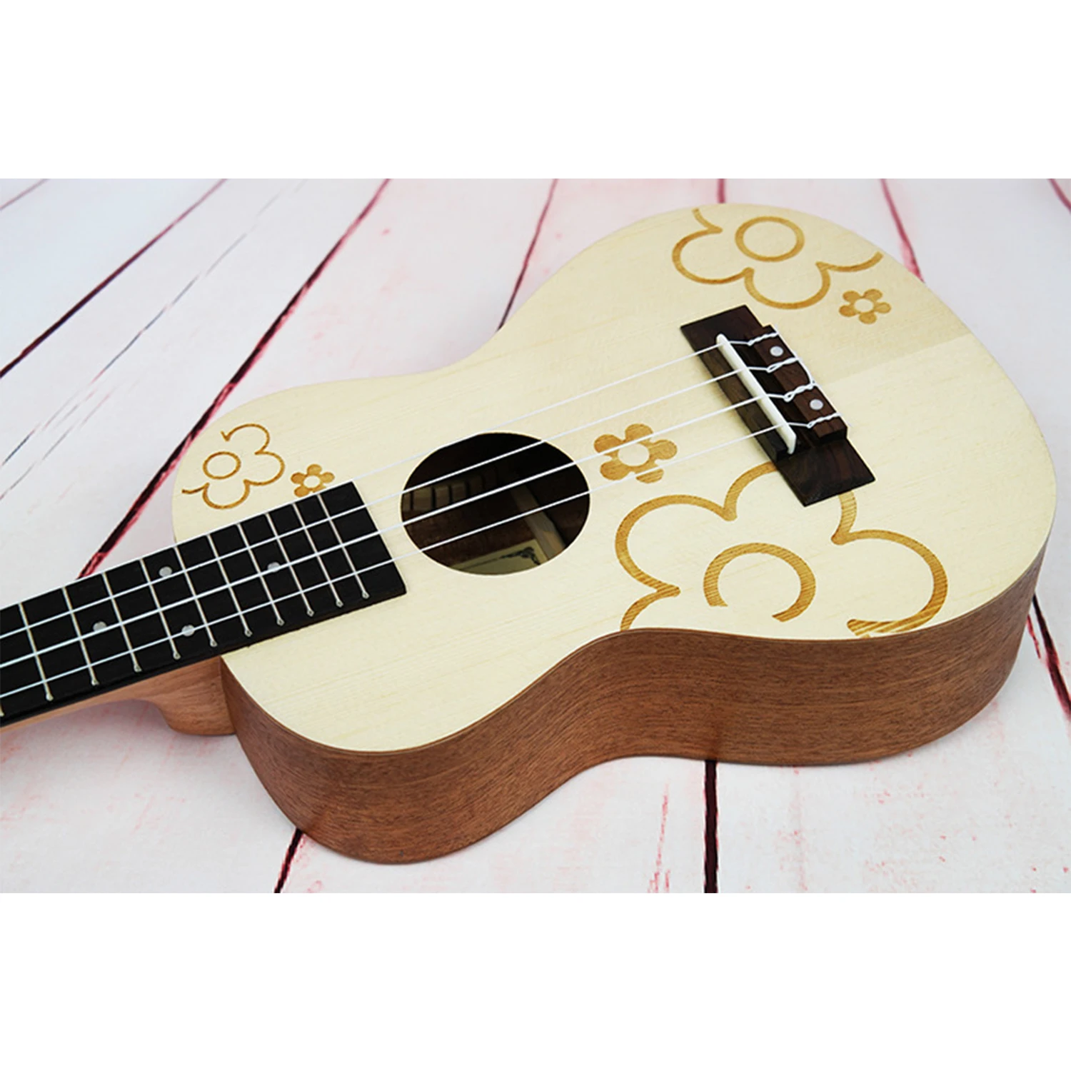 21 inch Soprano Uke4 Strings Ukuspruce flowers guitaacoustic small guitar solid body professional uke Concert