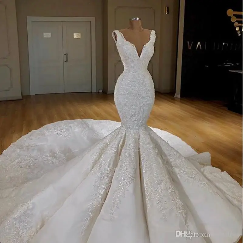 2018-mermaid-wedding-dresses-deep-v-neck-robe-de-mariee-3d-lace-plus-size-wedding-dress-bridal-gowns (2)