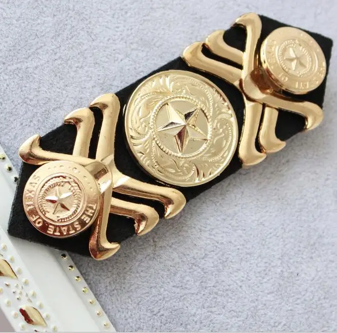 

2pcs Europe and the United States shoes and clothing bags accessories coat rivets shoulder brooch punk shoulder flower decoratio