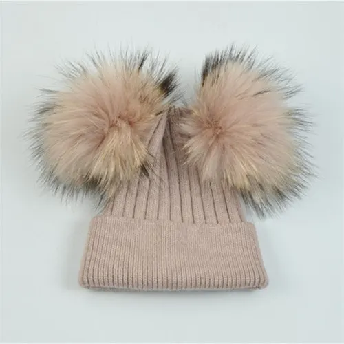 Детские зимние Шапки детская теплая вязаная Шапочка, детская теплая жилетка для мальчиков и девочек с Милая шерстяная шляпа из натурального меха енота, два шапка с помпоном - Цвет: Pink match fur