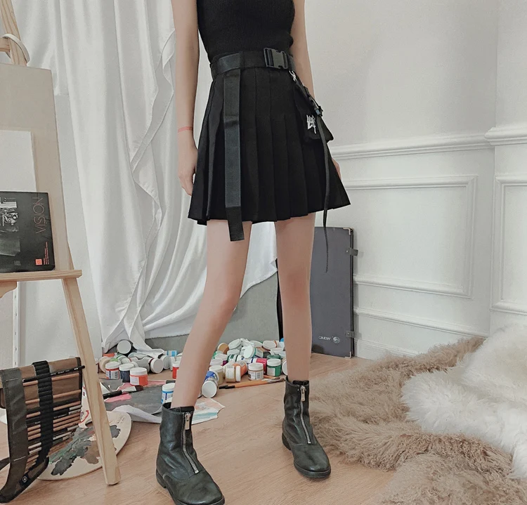 Cheerart уличная черная плиссированная юбка пояс вышивка черная линия Высокая талия юбка женская панк рок мини юбка летняя