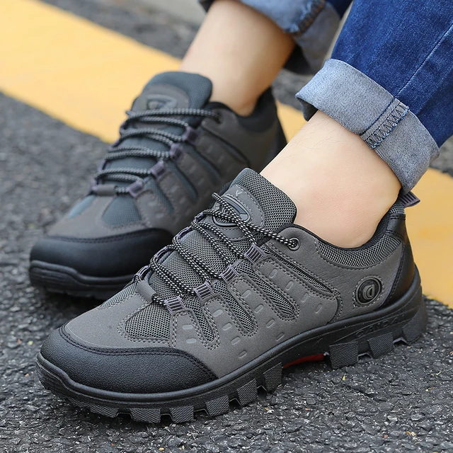 Men waterproof sneakers climbing shoes breathable slip outdoor sports shoes man Solid bottom hiking shoes Zapatos de senderismo