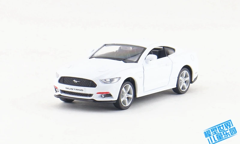 UNI 1/36 масштабные игрушки для автомобиля, США Ford Mustang GT литая под давлением металлическая модель автомобиля для подарка/детей/коллекции