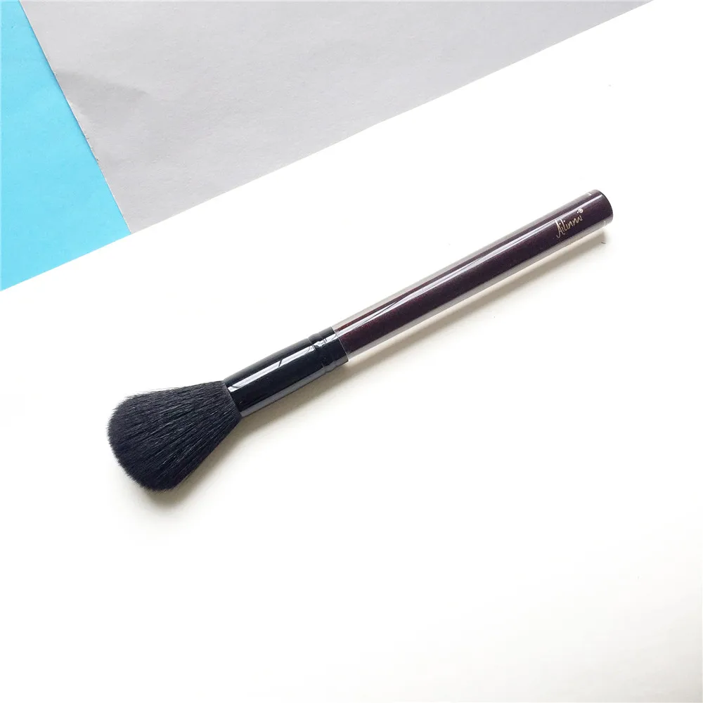 Ailinmi KA Blush Brush _ 1
