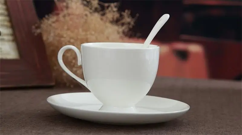 240 мл простые белые костяные фарфоровые кофейные чашки и блюдца с ложкой, чайная чашка фарфоровая, керамическая кофейная кружка tazas, чашка для капучино