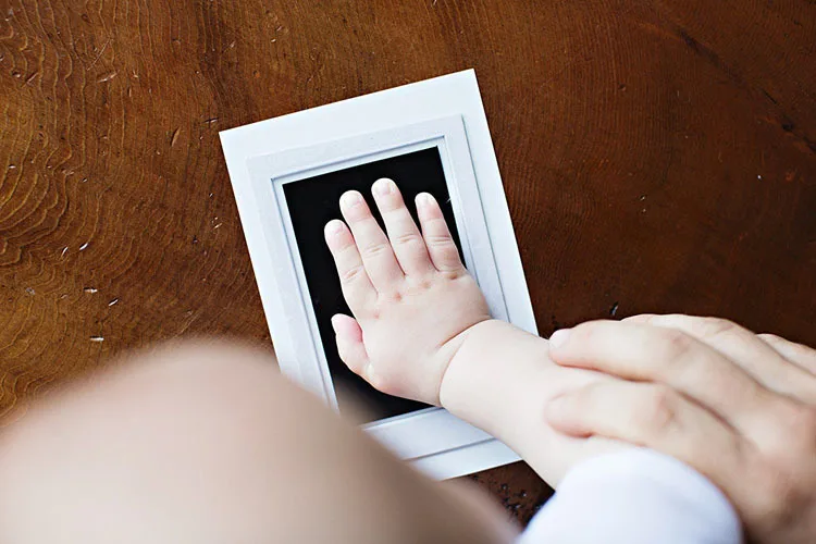 Сувениры для младенцев ручной литой набор inkless baby footprint подарки новорожденный штемпельная подушка для отпечатка ноги детские игрушки