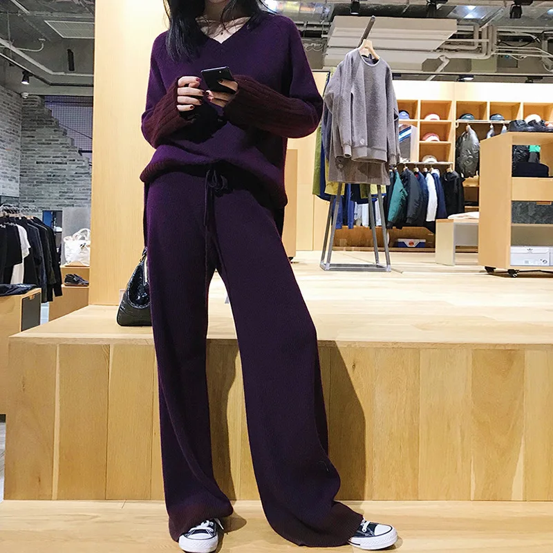 

2018 Direct Selling Full Winter New Cashmere Knit Suit Female Color Matching V-neck Sweater Wide Leg Pants Knitted Two-piece