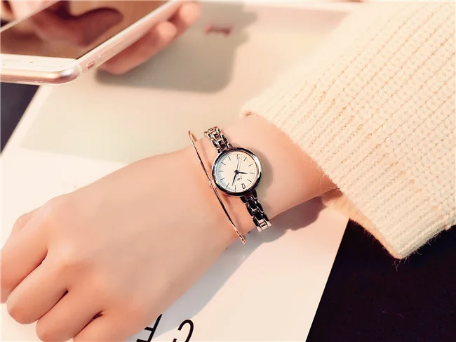 Women's Luxury Fashion Full Stainless Steel Bracelet Model Look 3