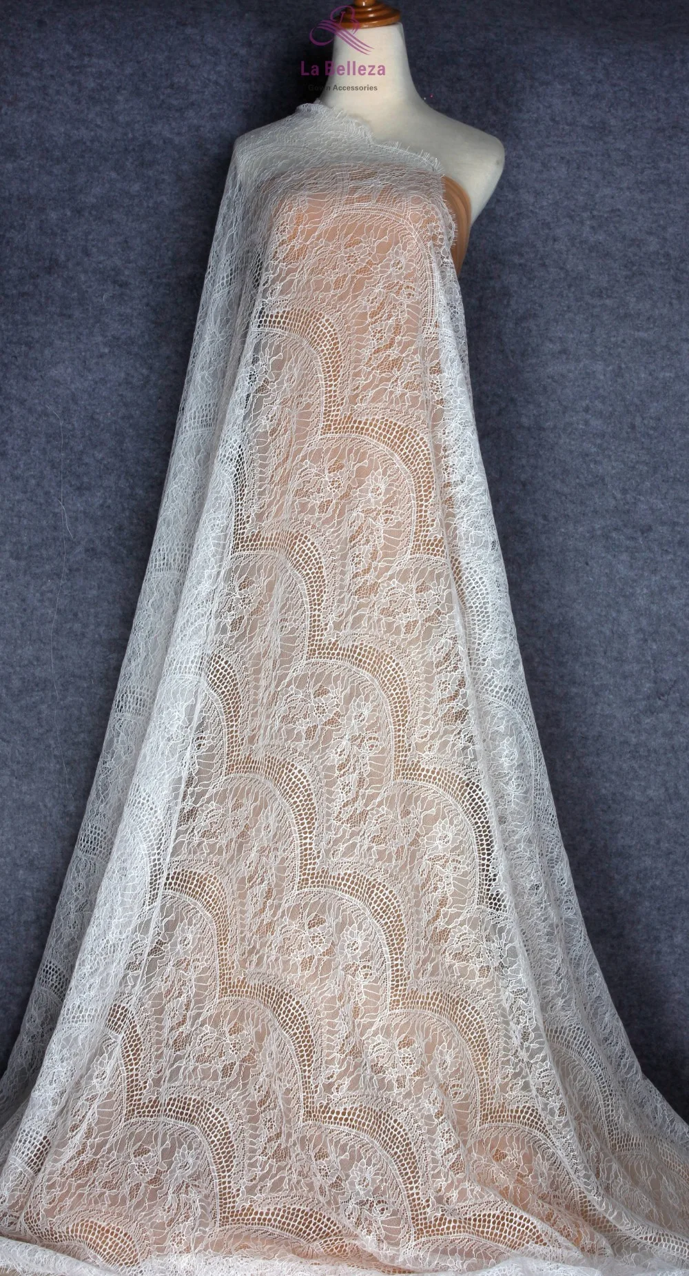 La Belleza Off white/черный ресниц французские кружева ресниц невесты кружево 150x300 см одна деталь