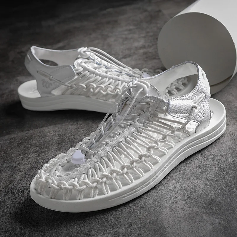 

Sandals Men's Summer 2019 New Soft Bottom Beach Shoes Men's Tide Hole Weaving Couple Casual Sports Slippers Men