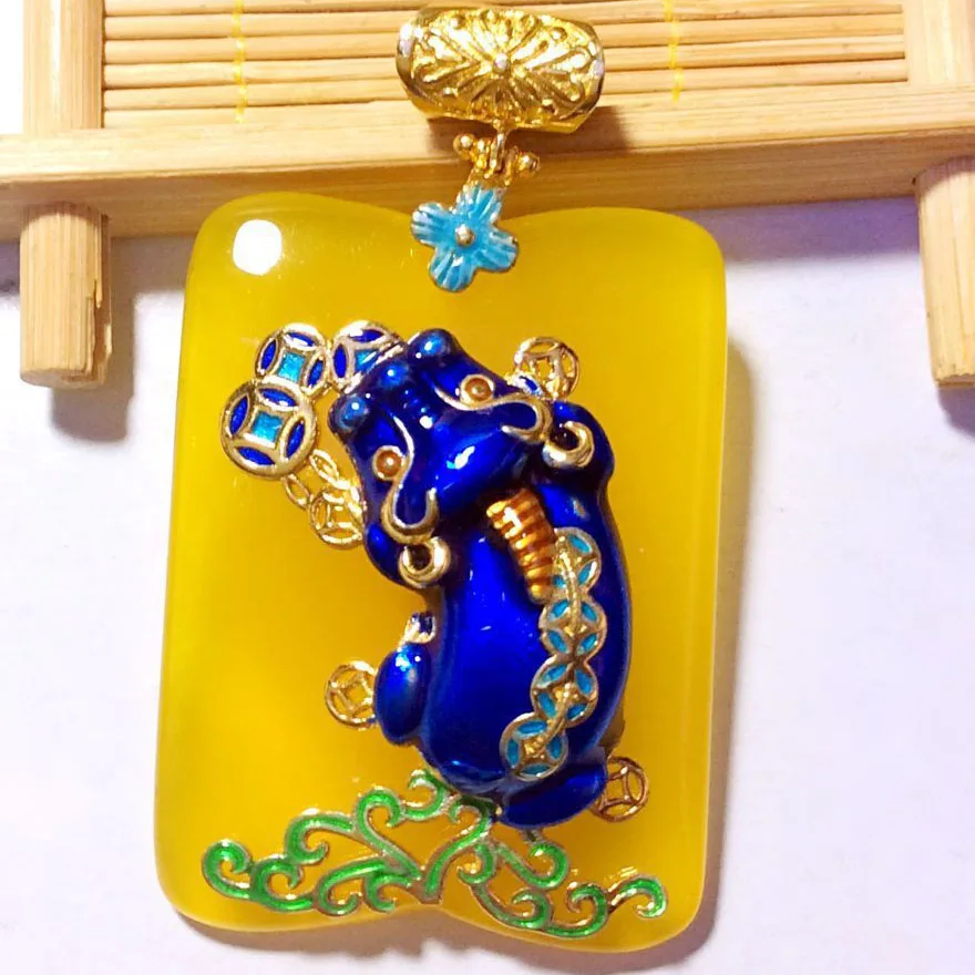 

Blue Brave troops Cloisonne Yellow Natural Chalcedony 925 Pendant