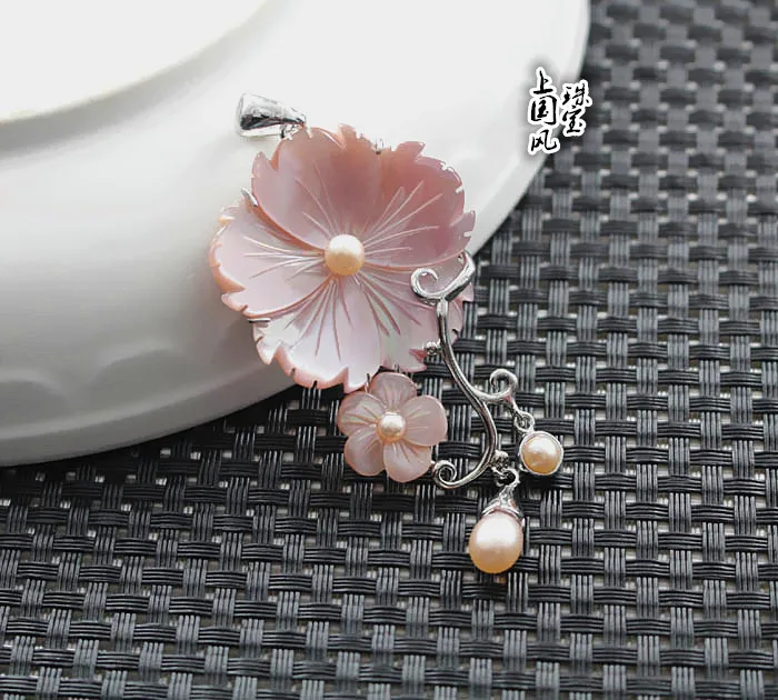 

Jewelry free shipping Natural Shell Pendant Flower pearl shell pendant fashion double flower pearl pendant