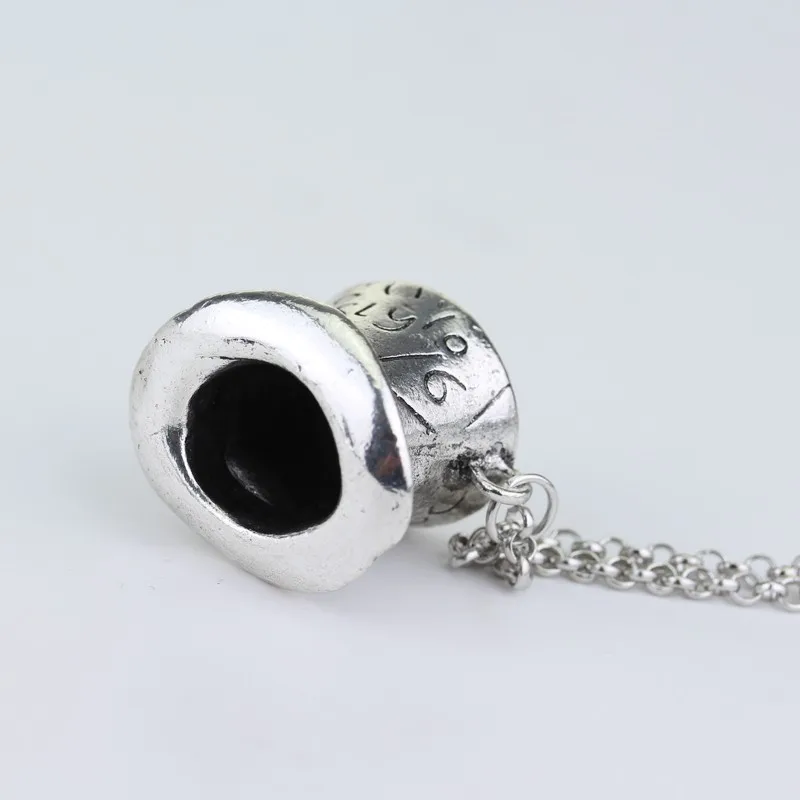 Mens necklace Alice In Wonderland Hat Low Mad Hatter Hat Vintage Antique Silver Color Pendant Necklace Collars Necklace