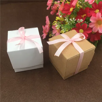 

50Pcs/Lot 5x5x5cm Brown and White Kraft Paper Cubic Boxes For Children's Day Toys Packaging Storage Container Boxes With Ribbon