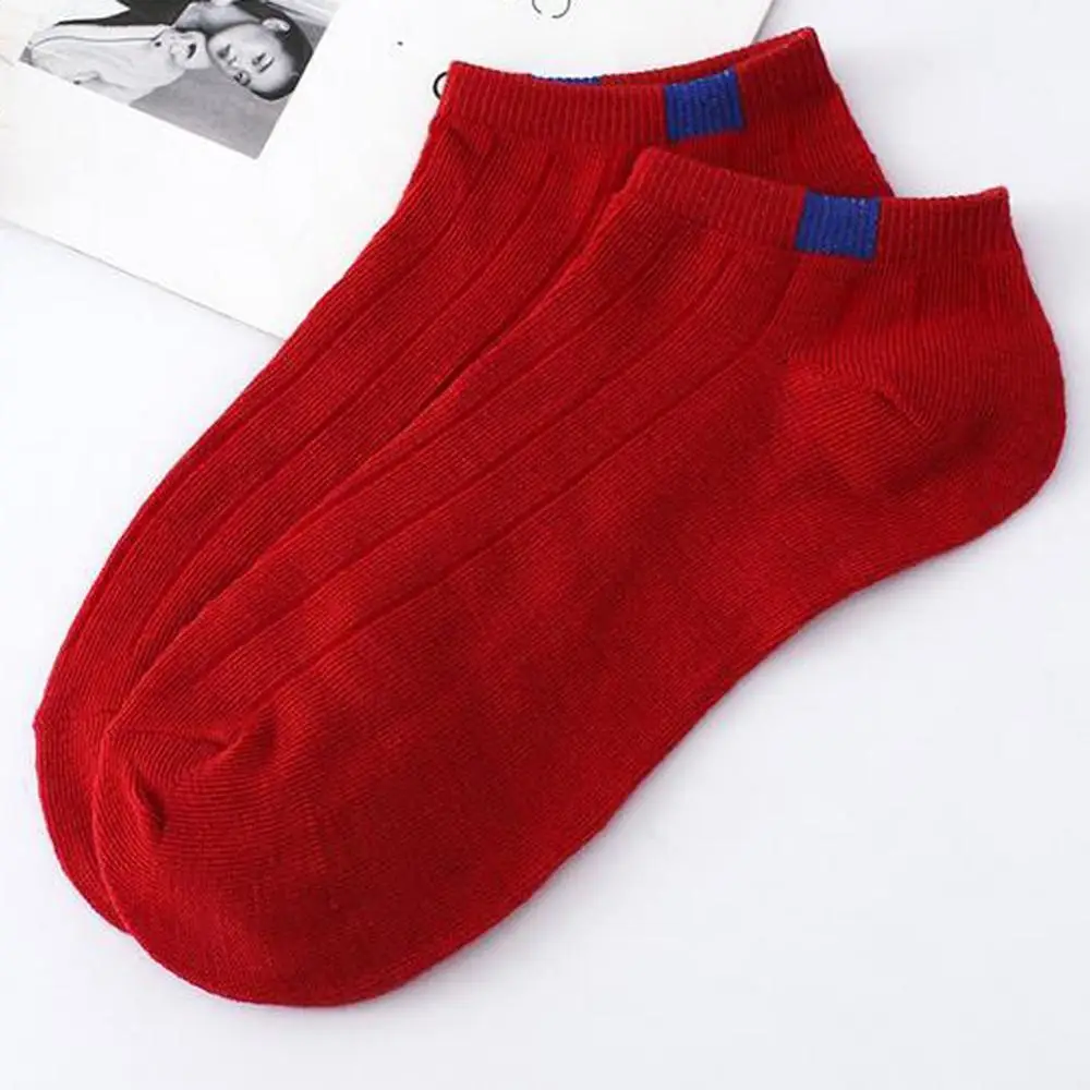Одна пара, женские и мужские дышащие спортивные короткие носки до лодыжки, модные однотонные хлопковые носки, невидимые нескользящие носки-башмачки - Цвет: Красный