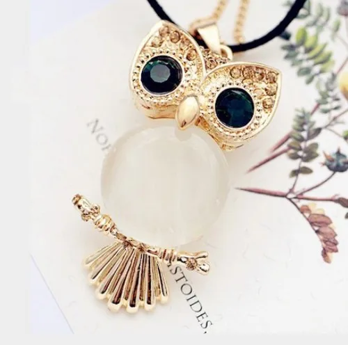 

High Quality South Korea's new accessories Green eye owl big white crystal Long Necklace female sweater chain