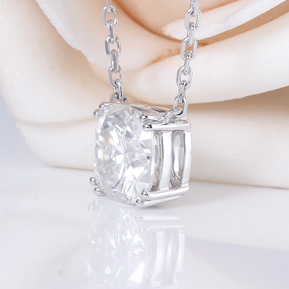 Ccushion cut moissanite pendant necklace (3)