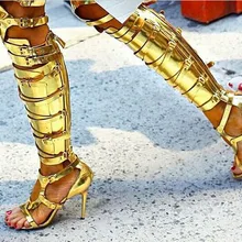 Черные сандалии с ремешками и пряжкой; кожаные сапоги-гладиаторы; женские сапоги до колена с вырезами; ботинки с пряжкой из лакированной кожи на ремешке; большие размеры 11