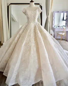 شراءفستان زفاف من QUEEN BRIDAL بأكمام قصيرة من الدانتيل مطرز بالورود فساتين زفاف فاخرة مصنوعة حسب الطلب 2020 جديد SA08