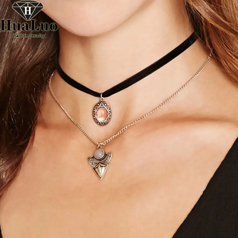 Choker and necklace Outlet