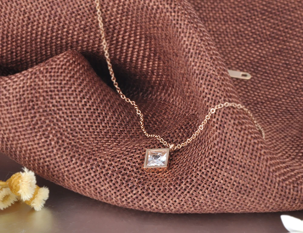 Lokaer нержавеющая сталь кулон цепочки и ожерелья AAA квадратный Циркон розовое золото цвет ювелирные изделия подарок для женщин год подарок N18268
