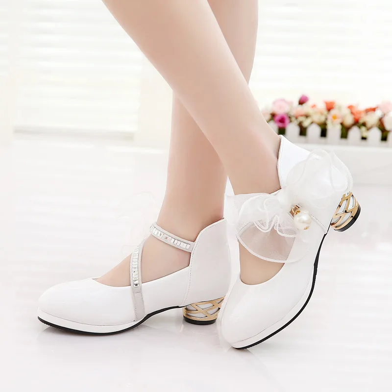 Детская обувь; туфли-лодочки для девочек на высоком каблуке с цветами и жемчужинами; обувь для девочек для вечеринки и свадьбы; детская модельная обувь принцессы на платформе; Цвет белый; TX467