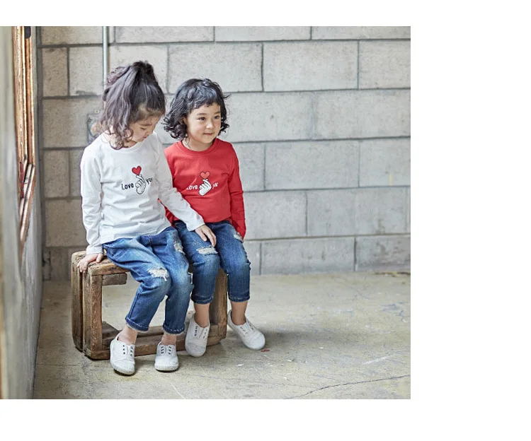 Осень 2018, семейная Рождественская одежда, одежда с принтом сердца для мамы и дочки, футболка с короткими рукавами, детский комбинезон
