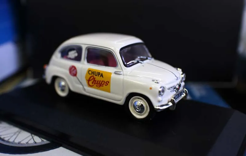 Оригинальная фабричная 1:43 сидение 600 сплав Игрушечная машина игрушки для детей литая модель автомобиля подарок на день рождения