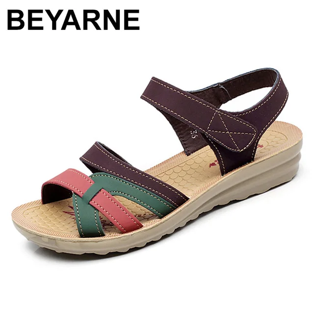 BEYARNE Mother sandals soft leather large size flat sandals summer casual comfortable non - slip in the elderly women 's shoes 