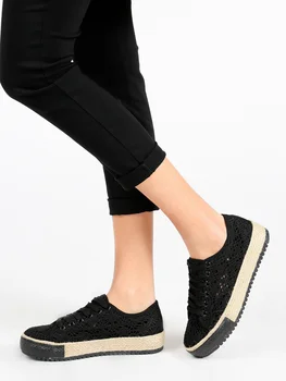 

Low sneakers in macrame black