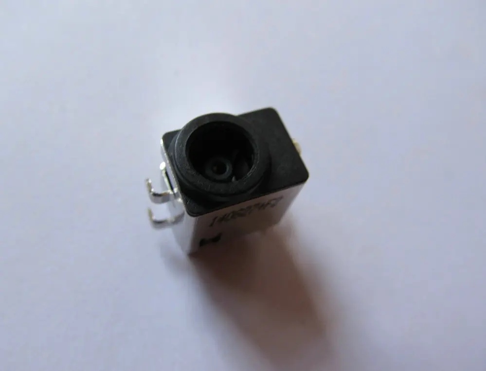 20 pcs / 1pack good DC Jack For Samsung RV530 RV411 RV515 RV420 RC420