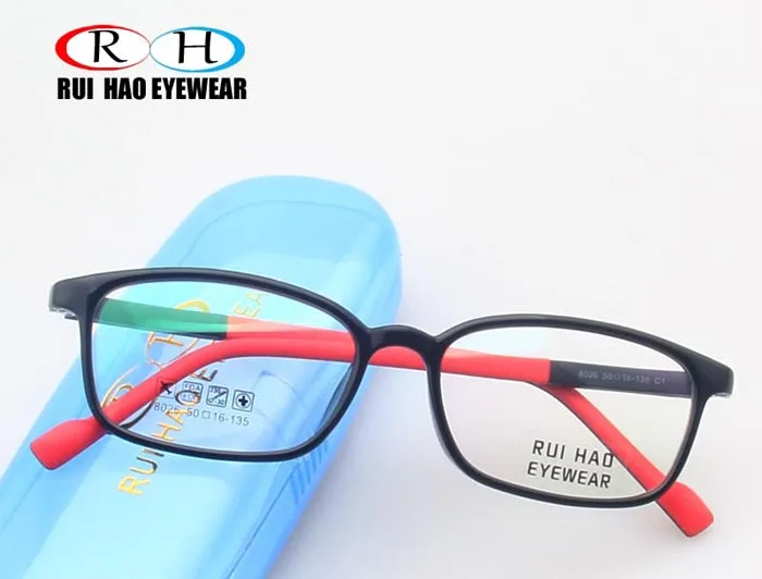 8026-red-700 (1)