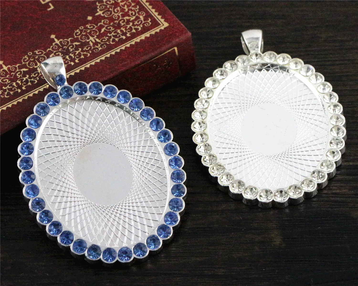 

5pcs 30x40mm Inner Size Bright Silver plated Transparent and Blue Rhinestone Style Cameo Cabochon Base Setting Pendant