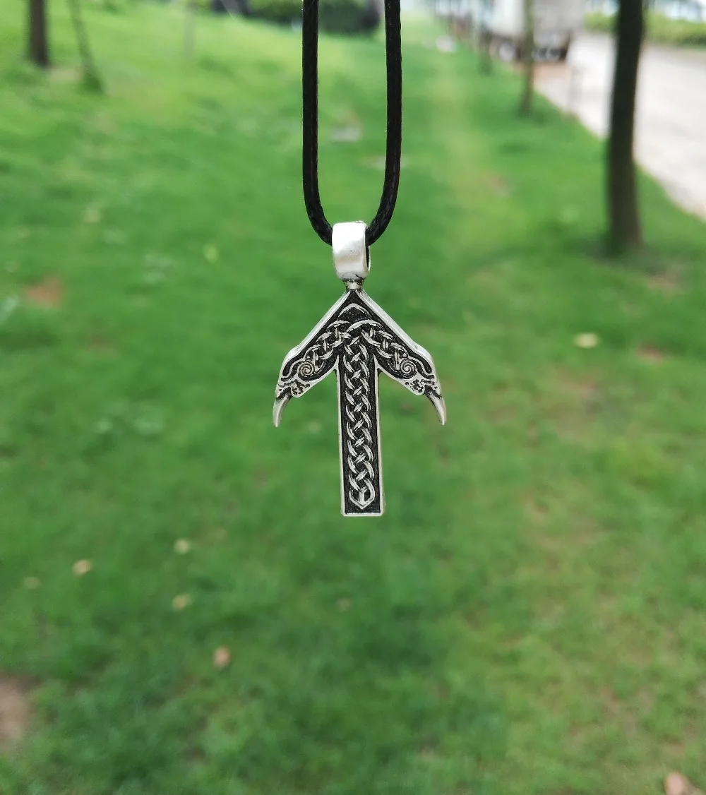 

1pcs Vikings Nordic Pendant Necklace TIWAZ / TYR Rune Viking Amulet Pendant Necklace Nordic Talisman