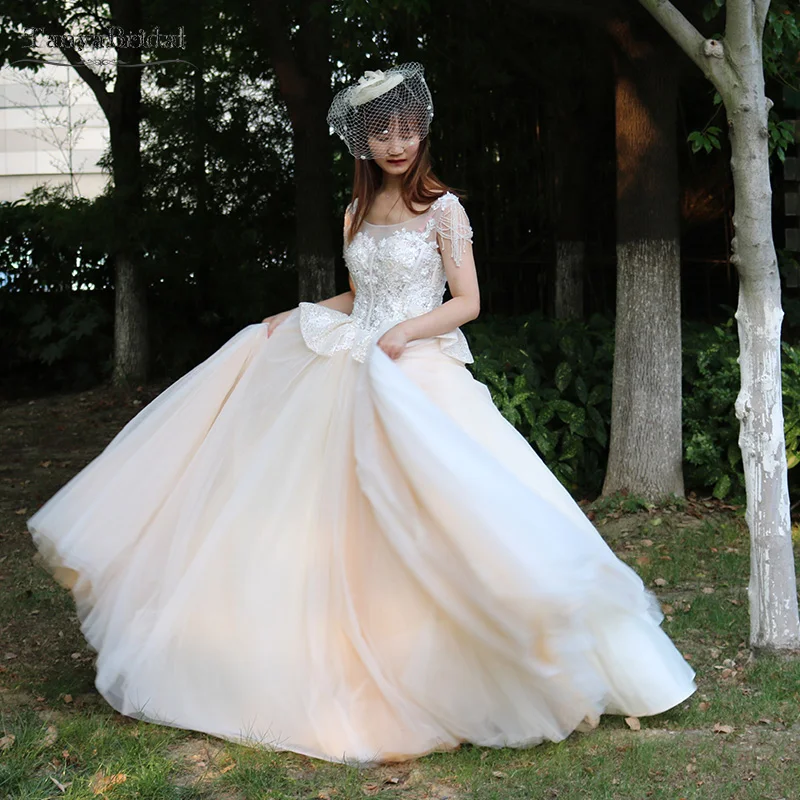

Champagne Wedding Ball Gowns Handmade Flowers Beading Bridal Gowns Luxury Wedding Noivas Robe de soiree DW145